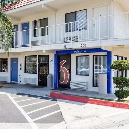 Motel 6-Bakersfield, Ca - Convention Center 외부 사진