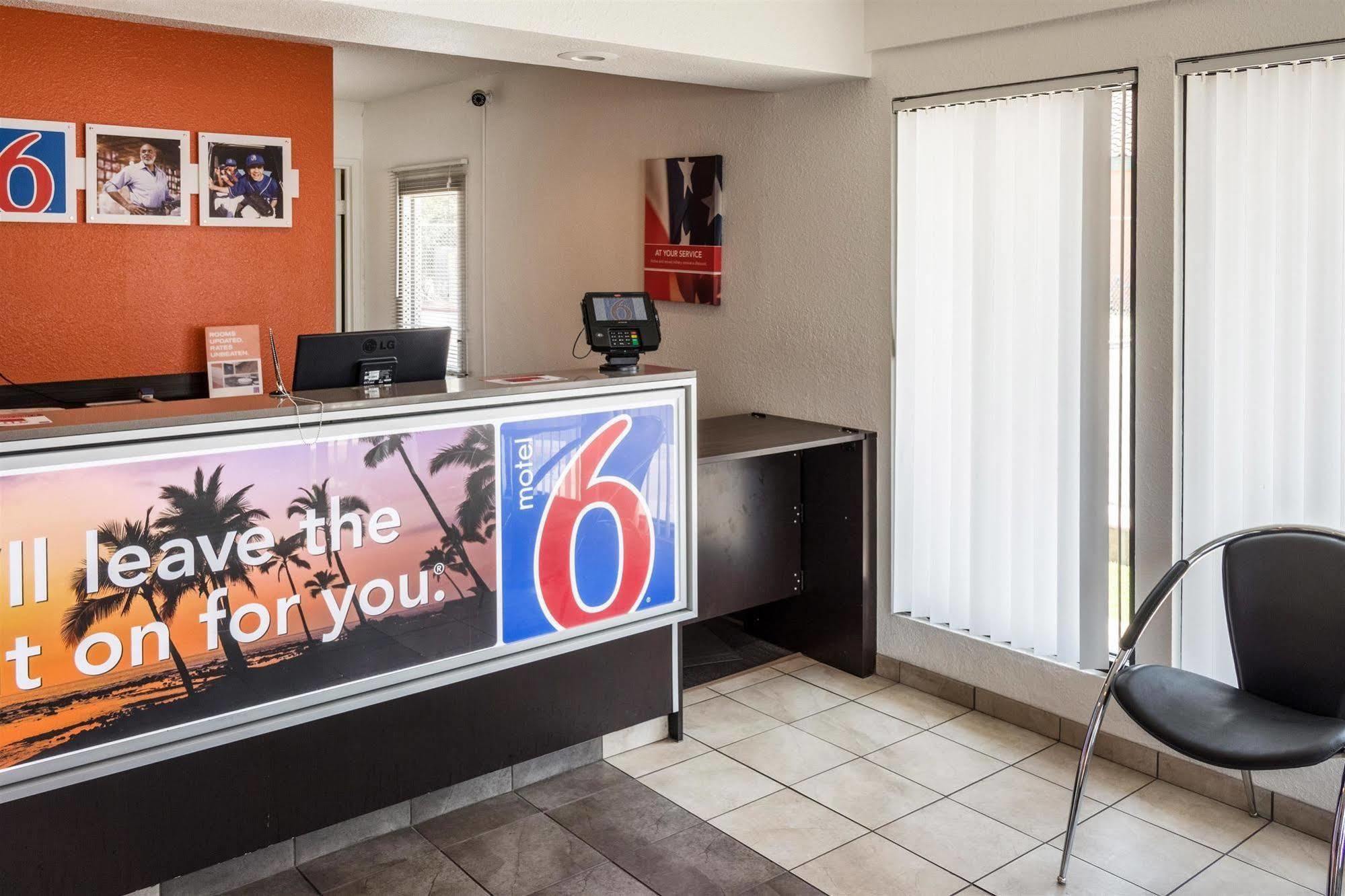 Motel 6-Bakersfield, Ca - Convention Center 외부 사진