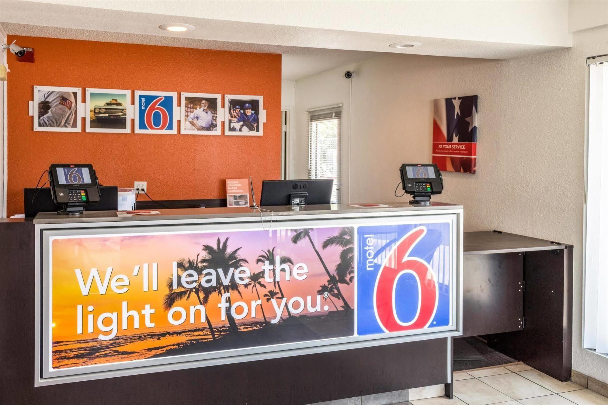 Motel 6-Bakersfield, Ca - Convention Center 외부 사진